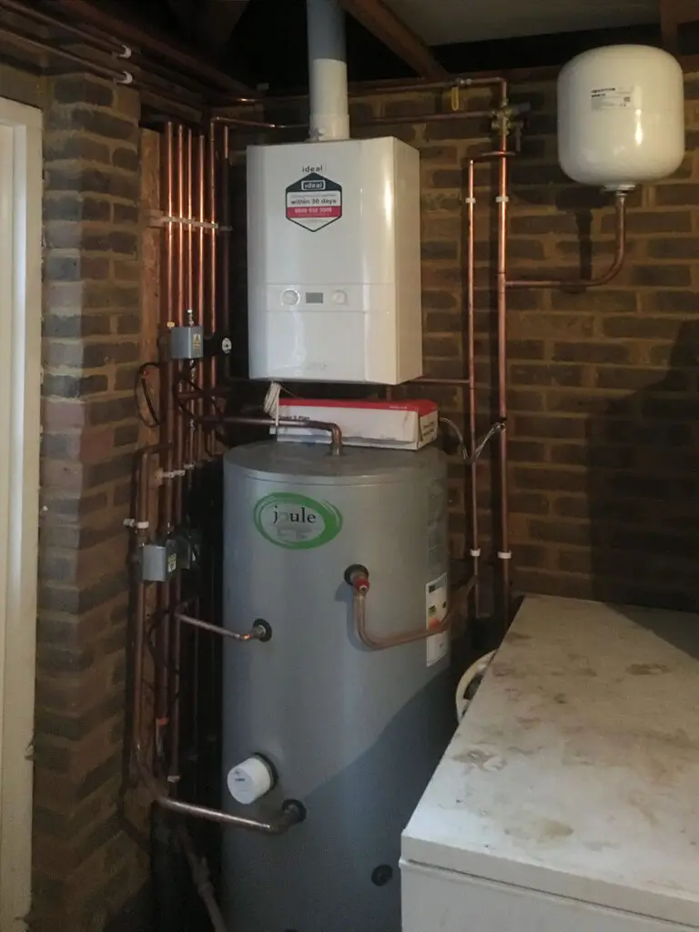 Plumbing & heating services